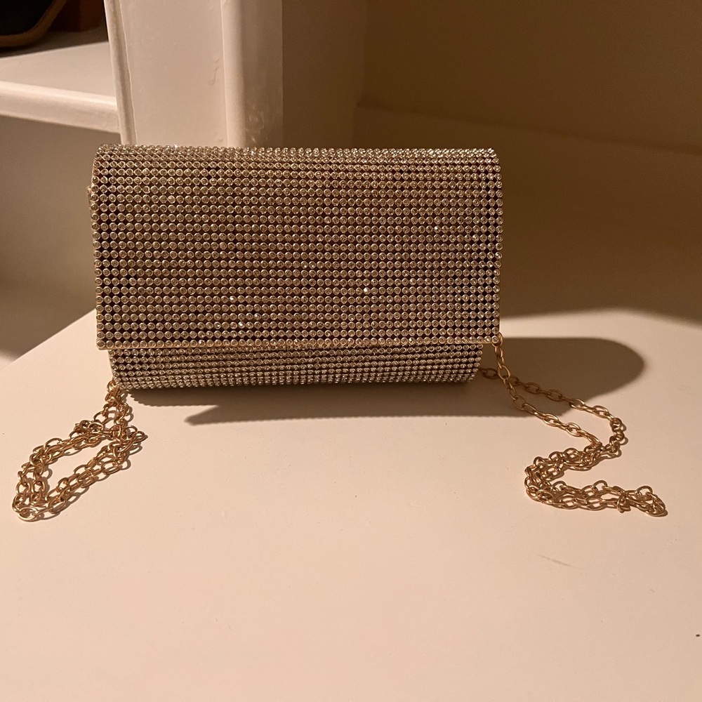 Elegant Gold Chain Evening Bag